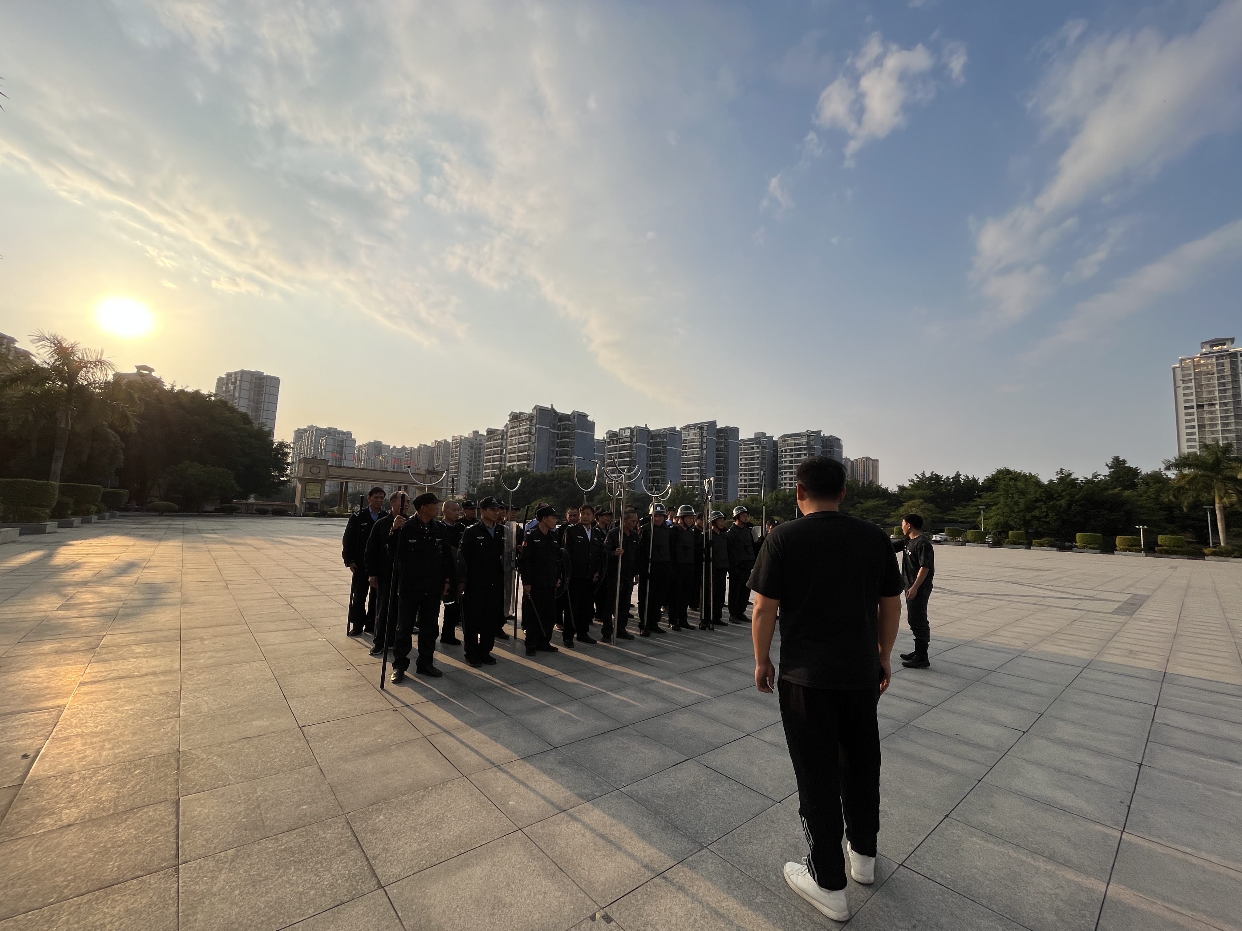 保卫处开展安保器材使用培训暨反恐演练活动-广西工程职业学院图片
