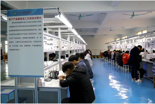 汽车与机电学院 | 从车床到云端，每一次切削都定义智造精度